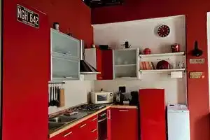 Cozy and quiet apartment in ideal location in Reggio Cal., Реджо-Калабрия