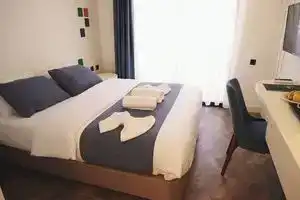 Forest in Hotel, Гейнюк
