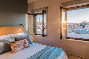 House 8 - in the Heart of Venetian Town w. Parking, Ханья