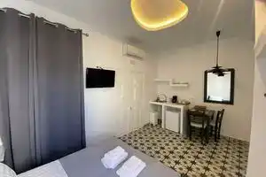 High Point Apartments Fira, Фира