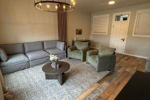 Historic Main Street Apartment A in Panguitch Utah, Пангитч