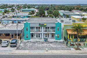Downtown Flagler Beach 3 bedroom!, Флаглер-Бич