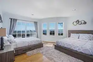Malibu Beach House Sweeping Panoramic Views Walk 2 beach, Малибу