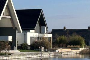 Luxus-ferienhaus Direkt am Wasser, Ставорен