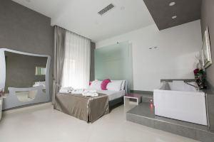 Hotel «Nunù», Неаполь