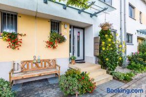 Relax Apartment Köln Merheim, Кёльн