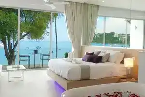 FREE $900 Daily Lux Pack - 10-Bed Beachfront Villa, Панва