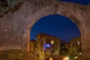Hotel «Emona Aquaeductus», Рим