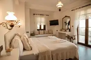Vrodi by House, Айвалык