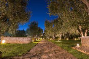 "saracena" Holiday Home with Private Beach and Swimming Pool, Маттината