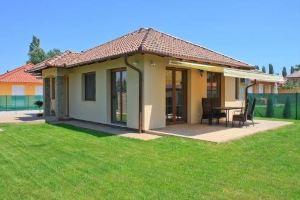 Strand Apartmant, Кестхей
