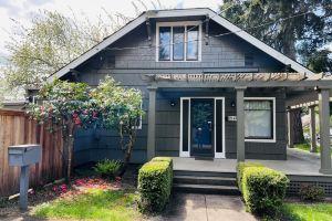 3 bedroom & 1 bath home, close to everything in Eugene, Юджин