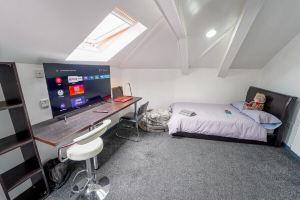 100 Dale Road Studios in Guest House, Бирмингем