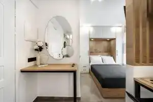 Konstantina's & Nicol's Studios, Ираклион