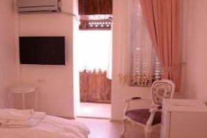 Maya Hotel Studio E, Измир