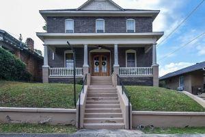 Beautiful Remodel Victorian home located in the heart of down town, Хот-Спрингс