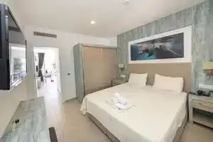 Seafront Flat with Excellent Sea View in Bodrum, Бодрум