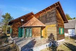 Air-conditioned wooden house 800 meters from the lake with 4 bedrooms, Балатонмарияфюрдо