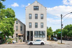 Stylish Space with High-End Finishes - Inviting Urban Retreat, Чикаго