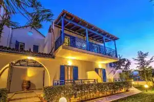 Sea Breeze Corner, Cozy Flat Near the Beach, Ираклион