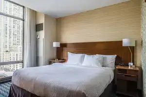 Отель «Fairfield Inn and Suites Chicago Downtown-River North», Чикаго