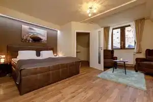 Apartments Menuet, Карловы Вары