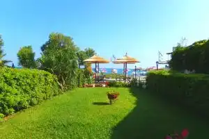 Katerina Seaside Studios, Платаньяс