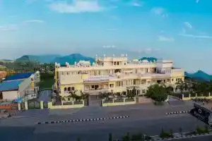 Grand Uniara A Heritage Hotel, Джайпур