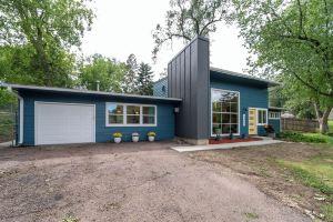 Jaw-dropping artistic mid-century modern home! Close to medical centers, Су-Фолс