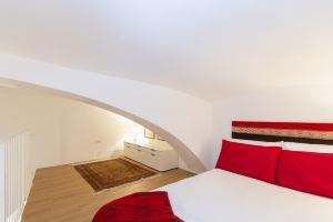 Charming Studio Near Piazza Castello by Wonderful Italy, Турин