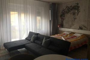 Hunyadi Apartman, Сексард