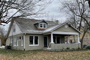 Amazing 4 Bedroom! 3 Full Bath! House in the Heart of Downtown Murfreesboro!, Мерфрисборо