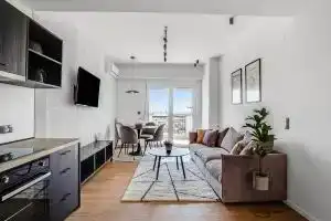 Sanders Arch - Enchanting 1-Bdr Apt w Balcony, Салоники