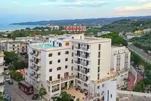 Hotel «Degli Aranci», Виесте