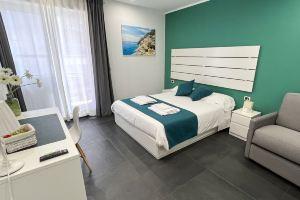 Soave Rooms, Неаполь
