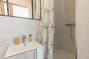 Beautiful Atypical Apartment With Terrace, Марсель