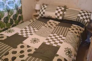 Cozy Cardiff Cabin Retreat Sleeps 6 by Aimee, Кардифф