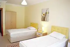Ray Sultan Homes, Кемер