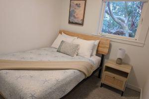 Beachfront Access and Kitchenette - Stylish Coastal Haven, Рокуэй-Бич