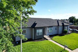 “Luxury 4Br Denver Retreat, Sleeps 10+, Entertainment & Prime Location”, Аврора