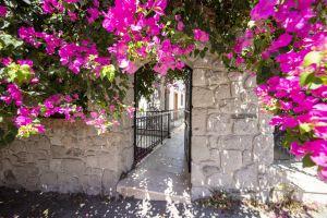 Enchanting House with Backyard in Bodrum, Бодрум