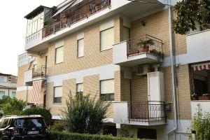 An apartment nestled in the sun 110 meters from the sea, Скаури