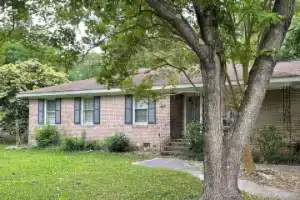 3-bedroom home just 15 mins from charming downtown Charleston and beach!, Чарлстон