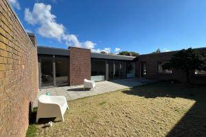 Modern 3-bedroom bungalow in the quiet surroundings of Kronshagen, Kiel, Киль