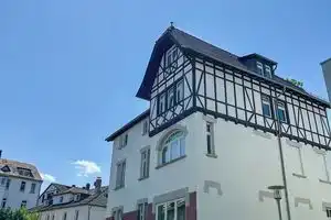 Exclusive city studio with 3 bedrooms in art nouveau villa & Hercules view for 8 guests, Кассель