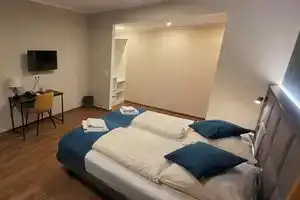 Wali's Hotel, Билефельд