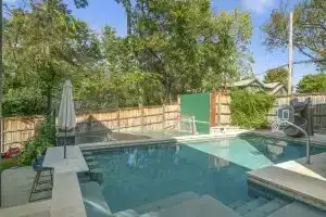 Luxury Services and Sparkling Pool - Gorgeous Modern Estate, Нэшвилл