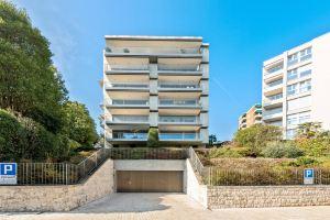 Luxurious Lugano Apartment with City Views, Лугано