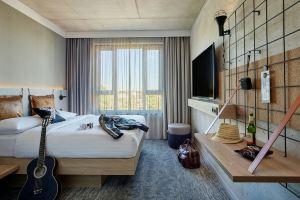 Отель «Moxy Cologne Muelheim, a Marriott», Кёльн