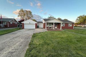 Cozy Corner House 9 min walk from Indianapolis Motor Speedway!, Индианаполис